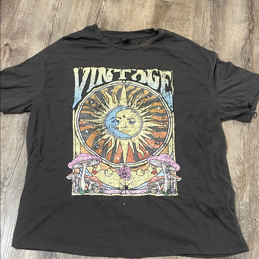 SHEIN Vintage Sun and Moon Graphic Tee - Black